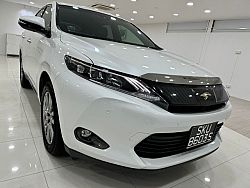 Toyota Harrier Premium 2.0 Sunroof 2015 Rear Entertainment White